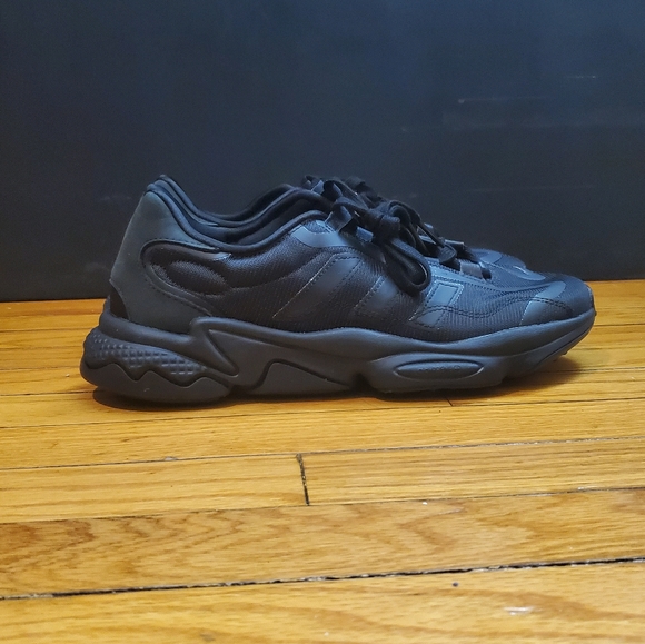 Adidas ozweego pure triple black men\'s sz 9.5 main image 4